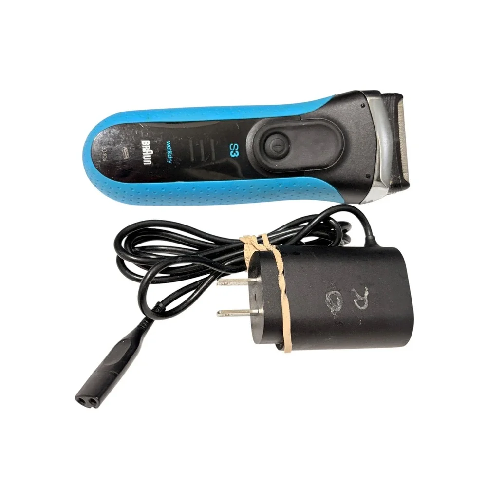 Braun Series 3 3040s Wet & Dry Electric Foil Shaver Blue w/ Charger Works Great!